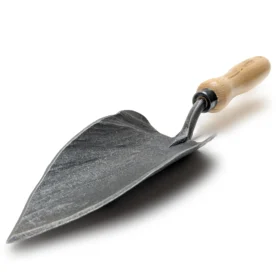 1493 - Rankomis iš vieno plieno gabalo nukaltas sodinimo kastuvėlis - 14 cm uosio kotas
